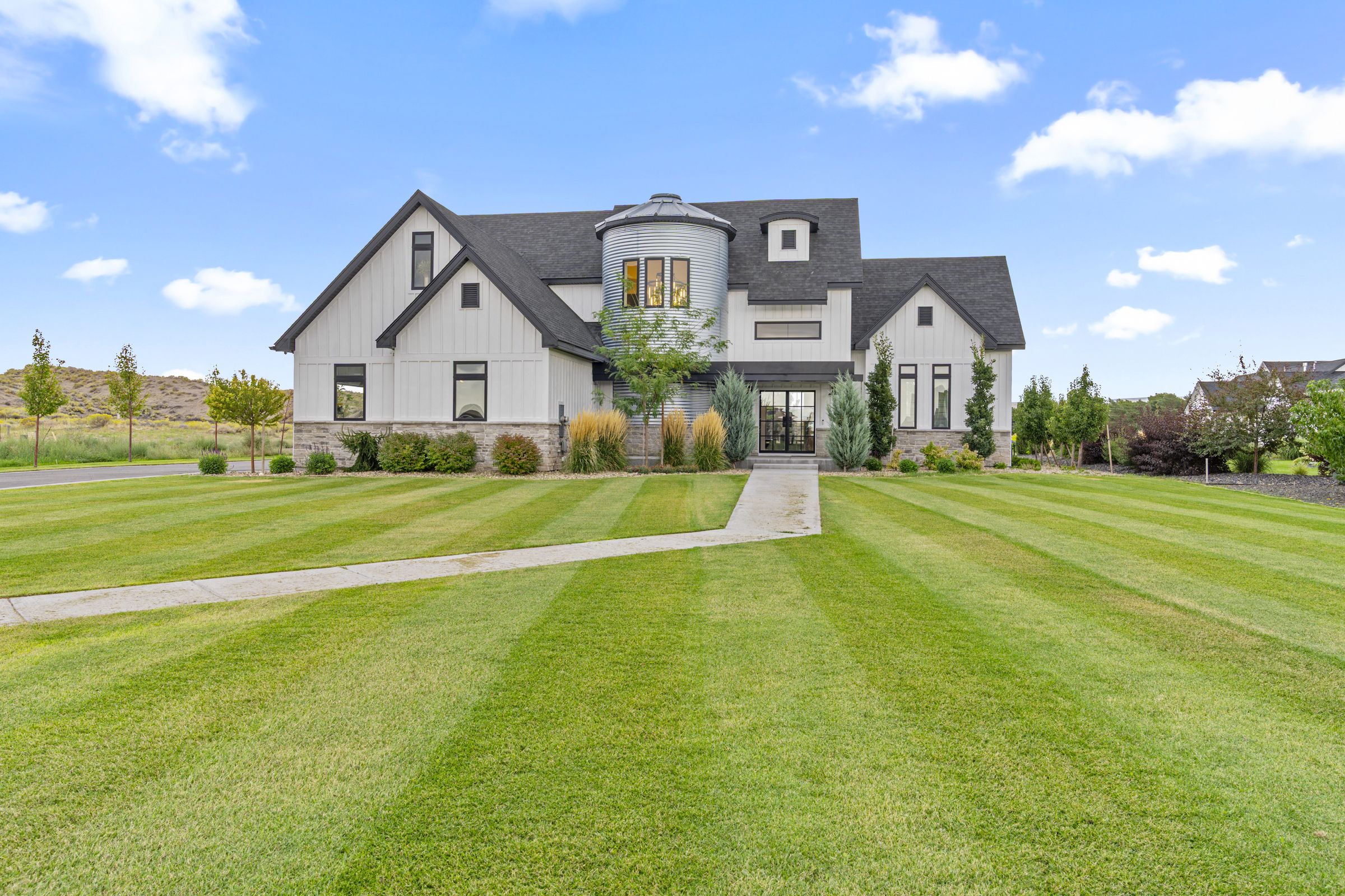Booked Visual portfolio sample 8: exterior