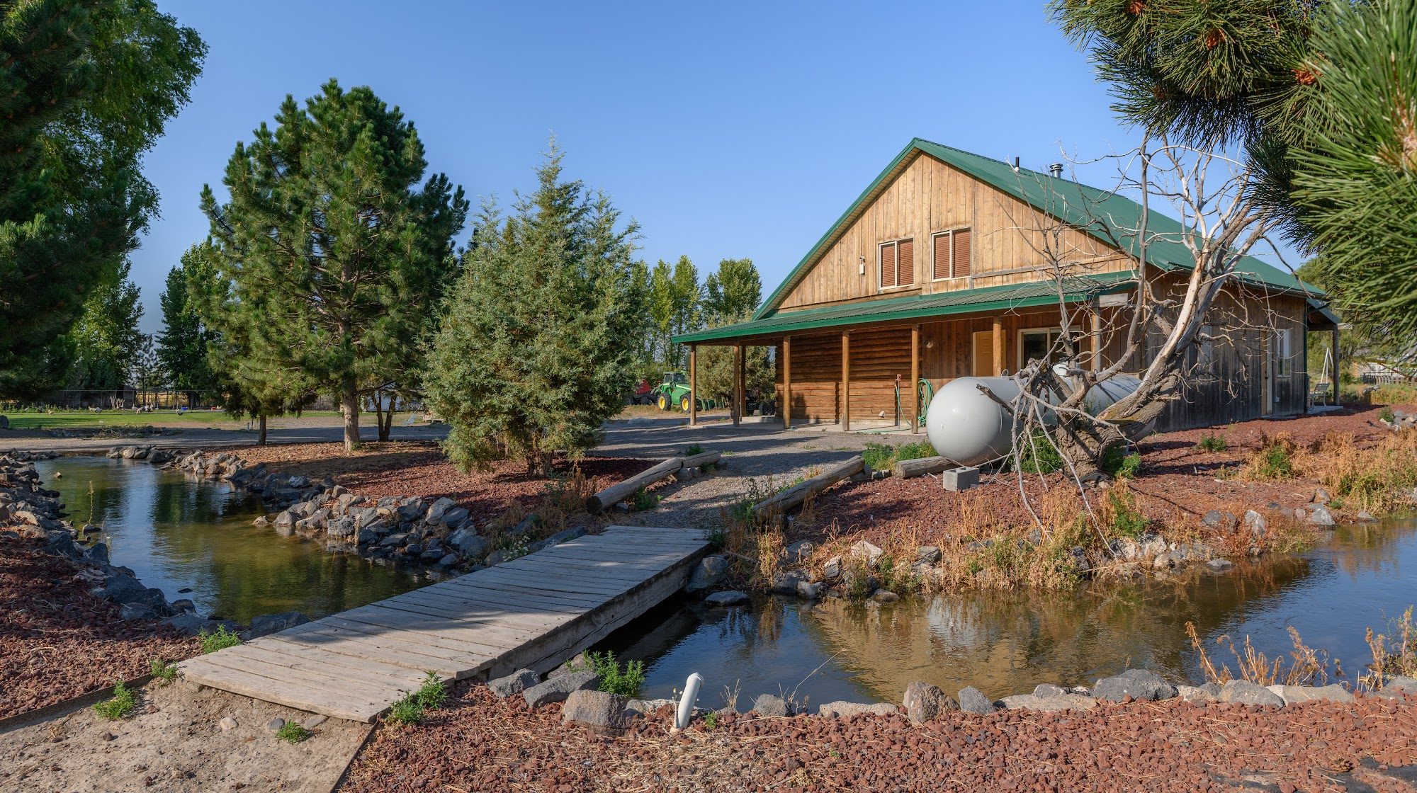 Booked Visual portfolio sample 3: exterior